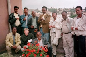 Dawit Isaak (standing, middle) together with Eritrean and Norwegian playwrights. Picture taken on the roof of the Ministry of Education in Asmara, Eritrea, during a playwrights' workshop in september 1999. Photo: Karl Hoff.